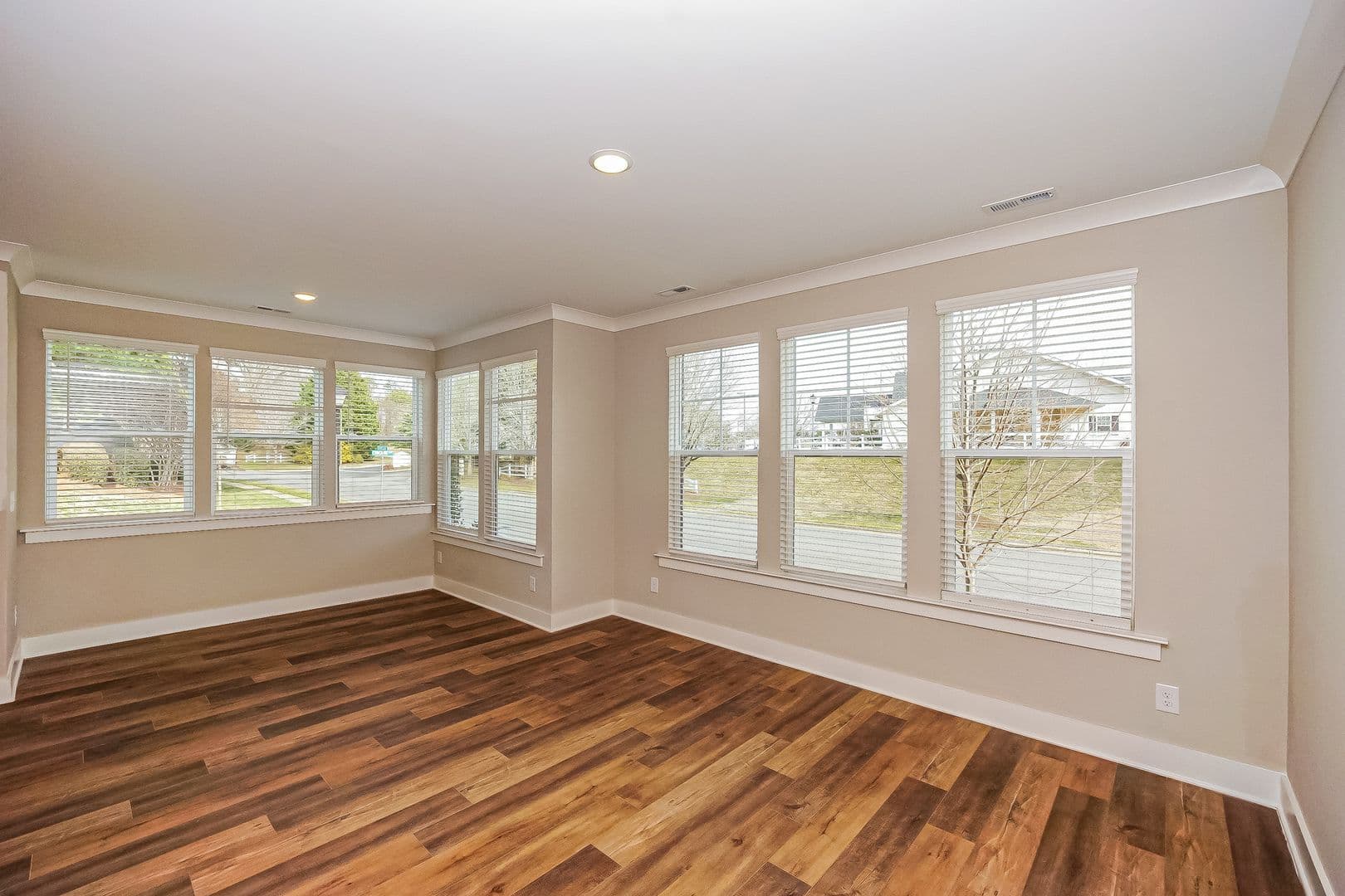 143 Carriage Club Dr, Unit 104 - Photo 5