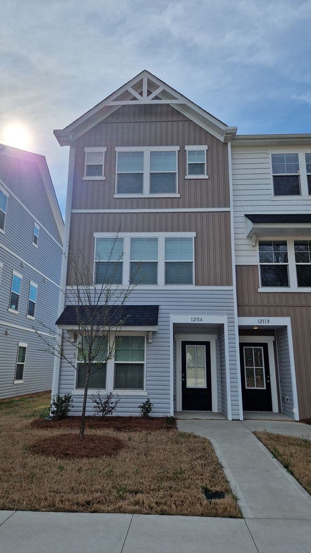 1211 Briarhill Rd, Unit A - Photo 1