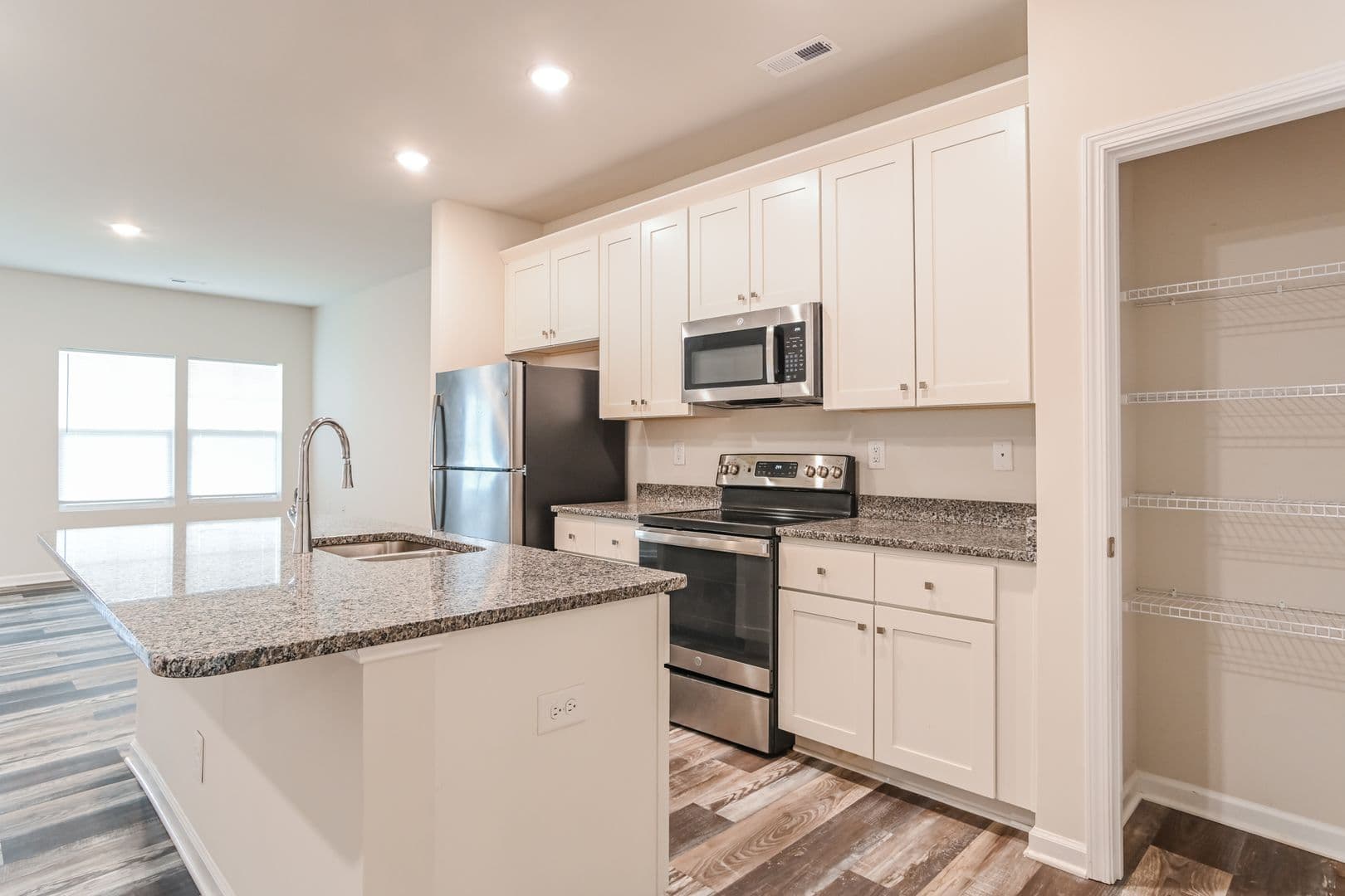 1207 Pine St, Unit C - Photo 4