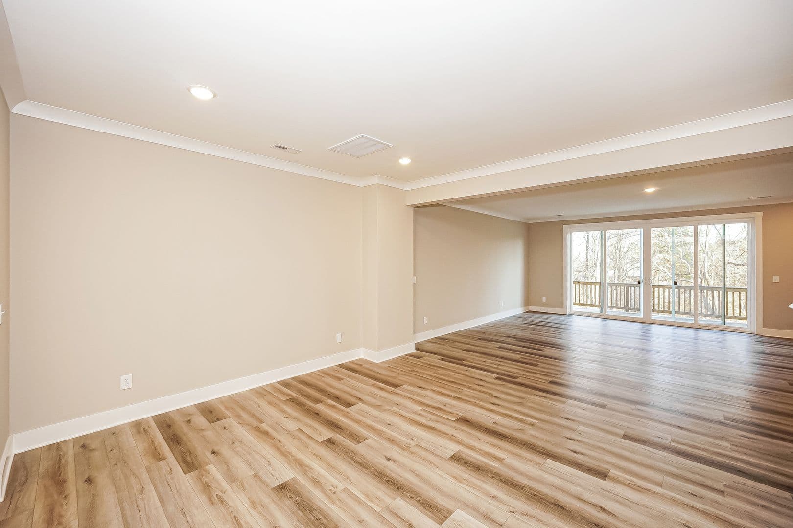 114 Glencoe Ln, Unit 105 - Photo 5