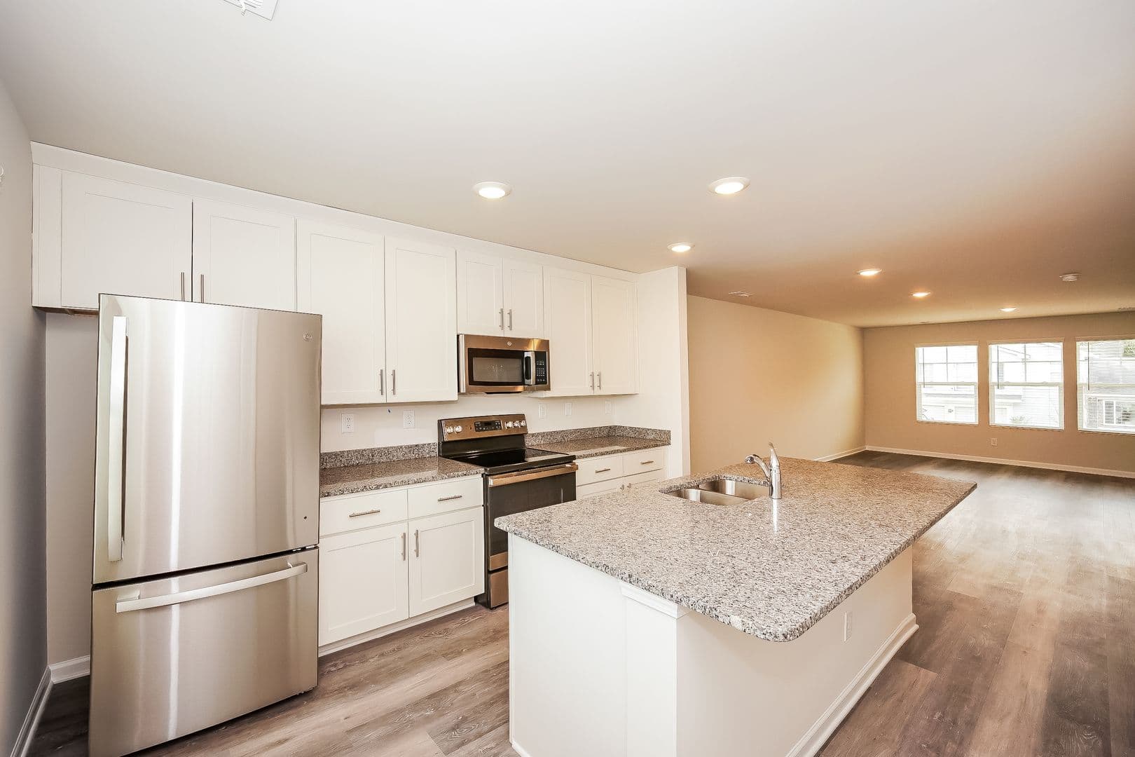 217 Kennerly Ave, Unit E - Photo 4