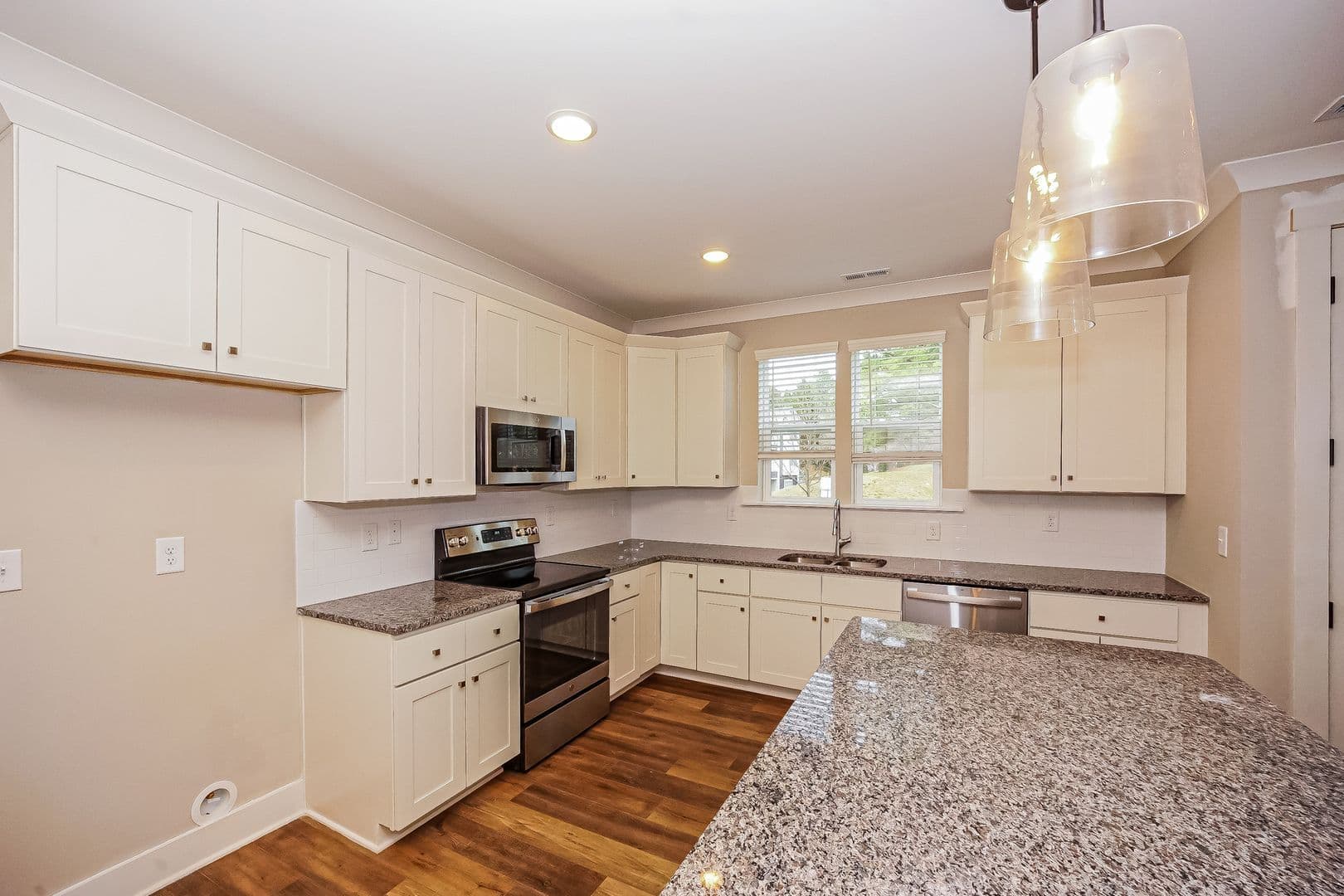 143 Carriage Club Dr, Unit 104 - Photo 3