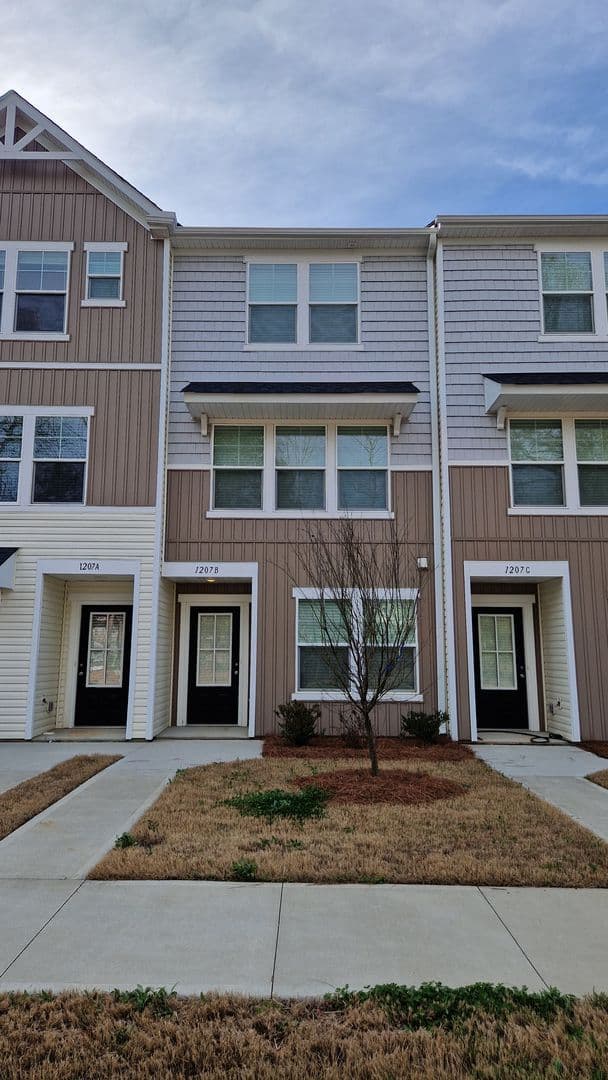 1207 Briarhill Rd, Unit B - Photo 1