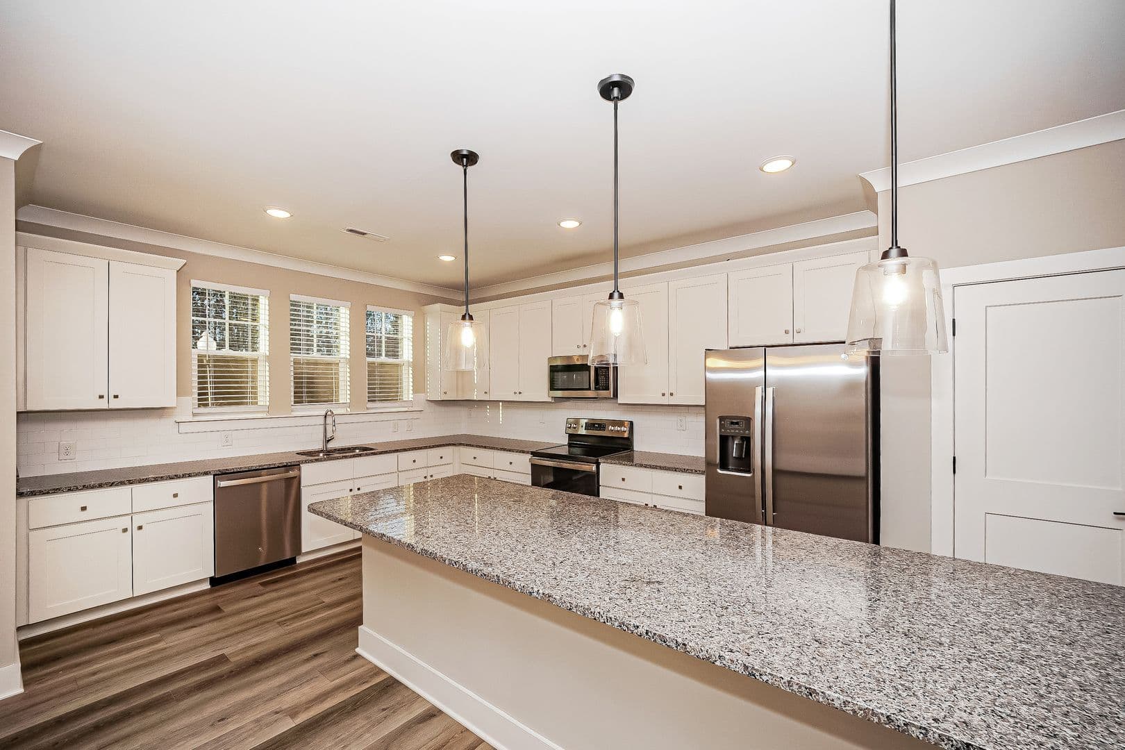 120 Glencoe Ln, Unit 104 - Photo 2