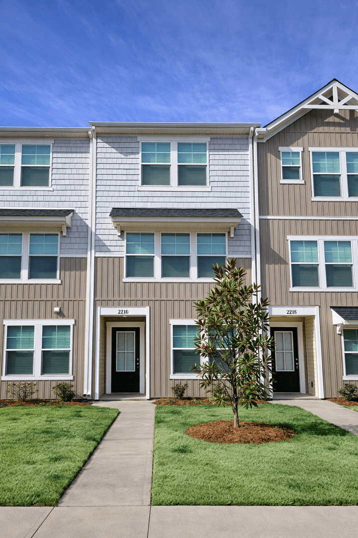 221 Kennerly Ave, Unit D - Photo 1