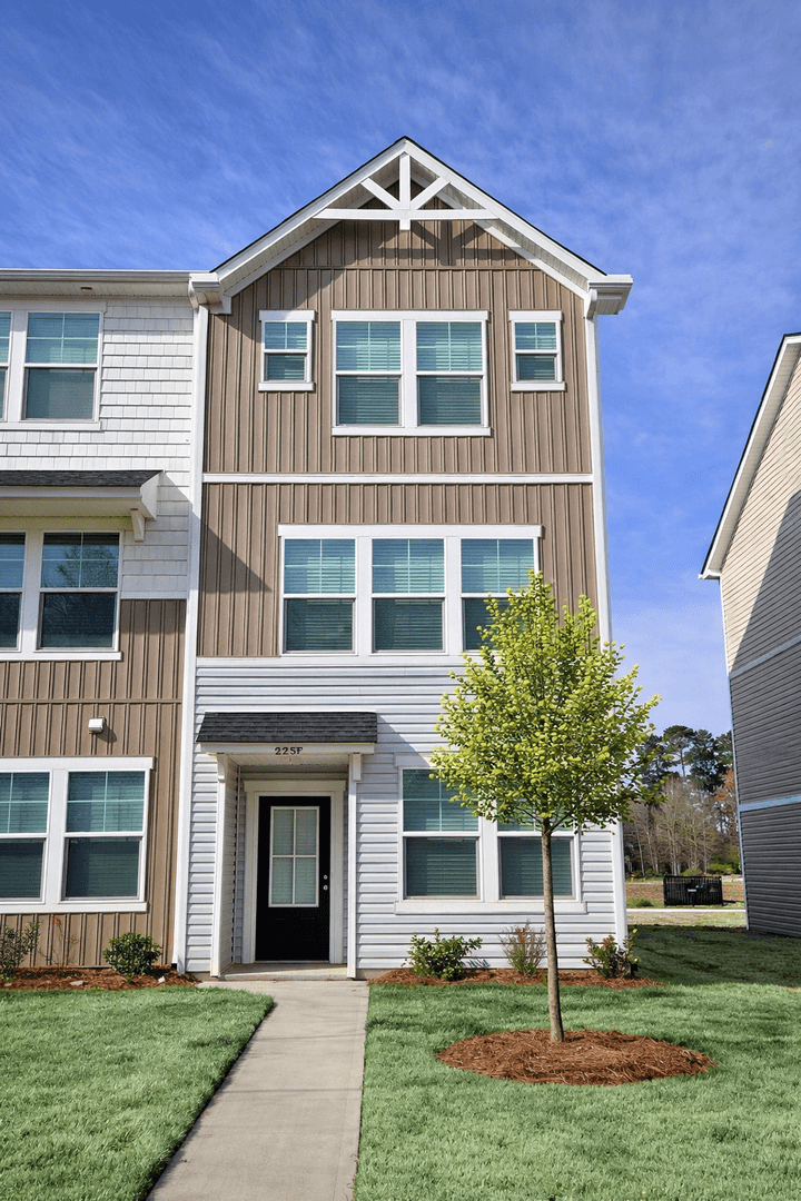 225 Kennerly Ave, Unit F - Photo 1